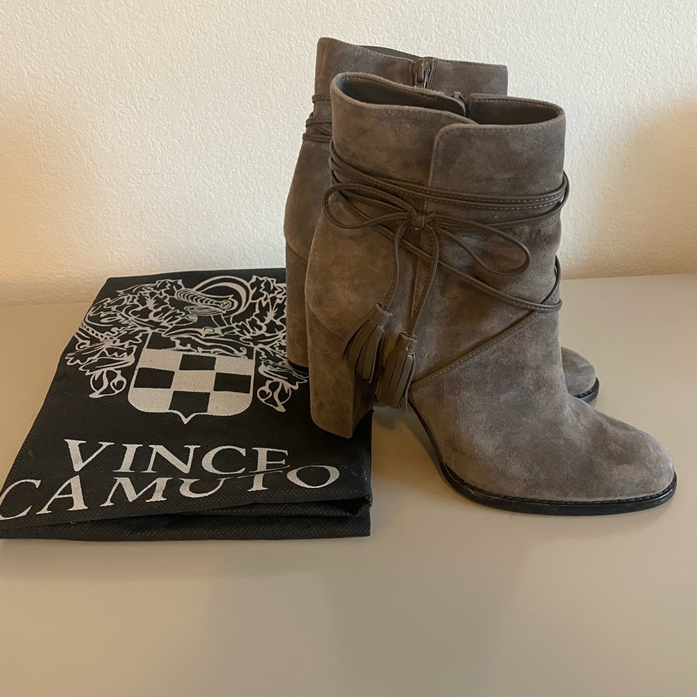 ❄️ Vince Camuto Women's Suede Ankle Booties